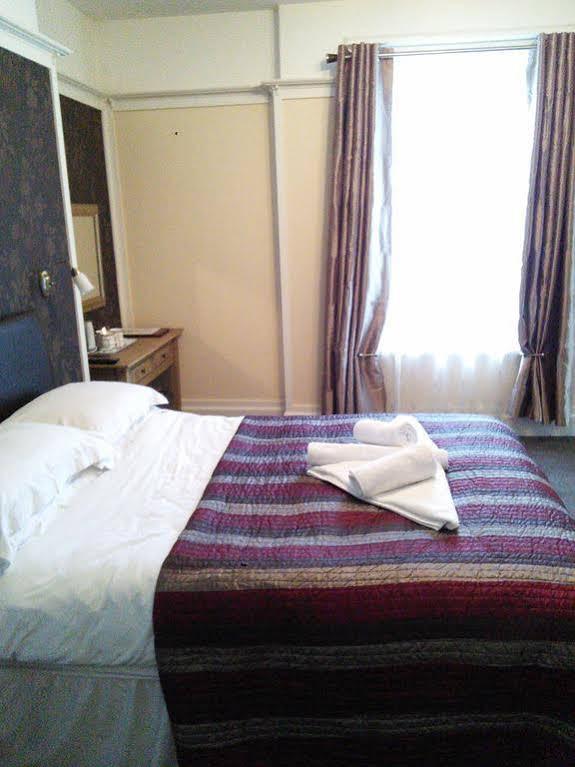 קאסל דאגלס The Market Inn Hotel מראה חיצוני תמונה