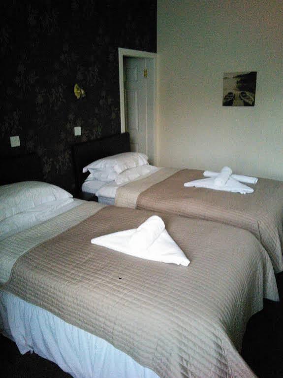 קאסל דאגלס The Market Inn Hotel מראה חיצוני תמונה