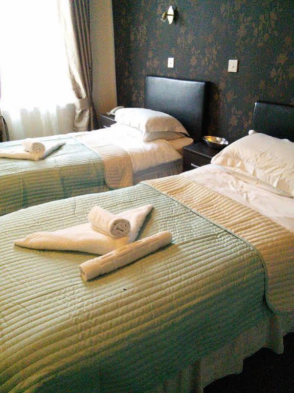 קאסל דאגלס The Market Inn Hotel מראה חיצוני תמונה
