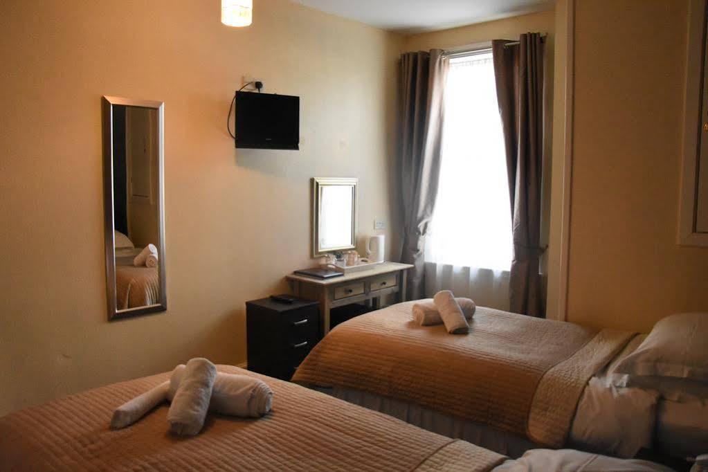 קאסל דאגלס The Market Inn Hotel מראה חיצוני תמונה